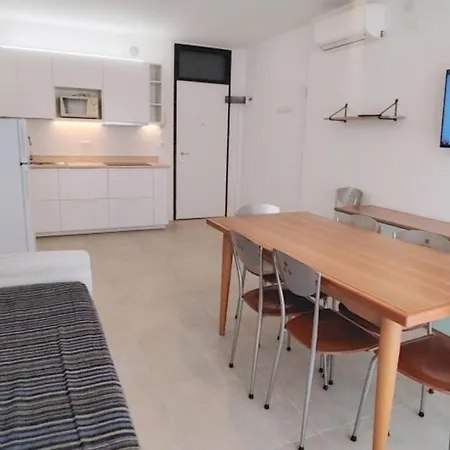 Flat With Need Apartamento Bibione